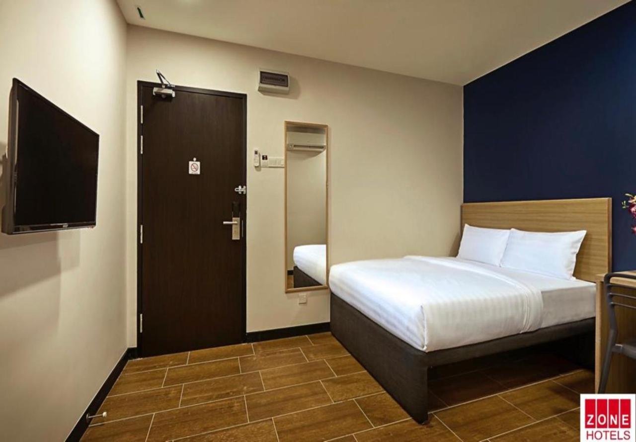 Zone Hotels, Telok Panglima Garang Teluk Panglima Garang Exterior photo